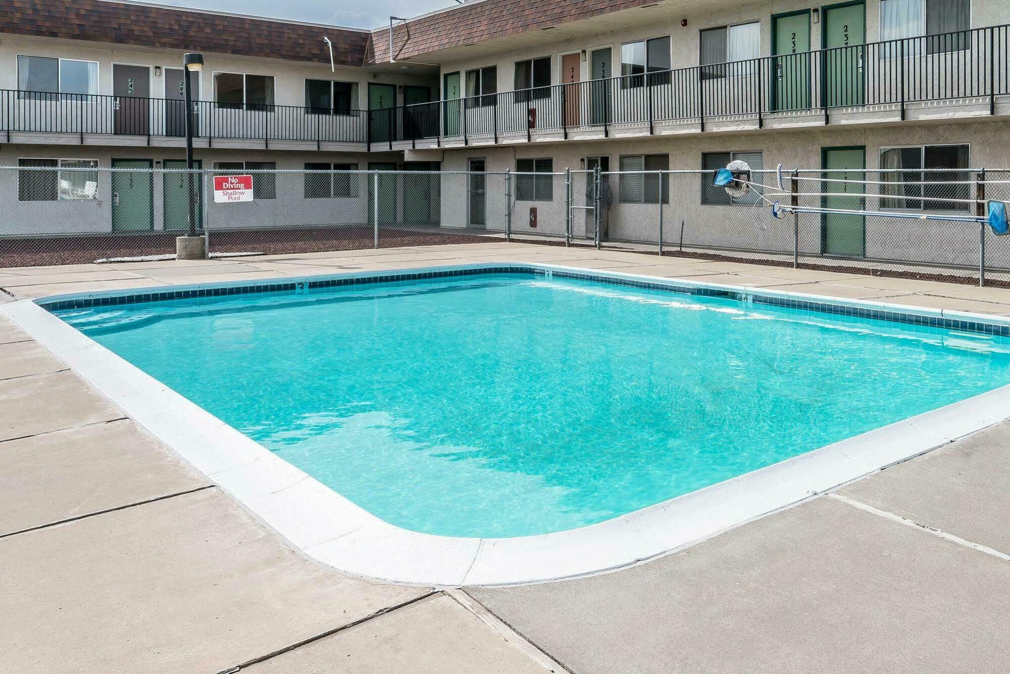 Rodeway Inn Pasco Exterior photo